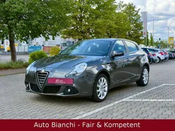 Grau Gebraucht 2011 Alfa Romeo Giulietta Super Kleinwagen | 7.976 € (Fairer Preis)