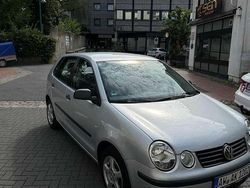 Grau Gebraucht 2002 VW Polo Limousine | 2.999 € (Teuer)