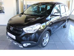 Schwarz Gebraucht 2018 Dacia Lodgy Stepway Van / Kleinbus | 12.333 € (Fairer Preis)