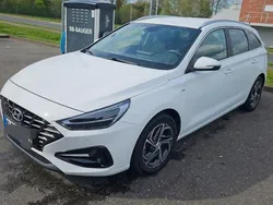 Weiß Gebraucht 2021 Hyundai i30 Kombi | 16.500 € (Superpreis)