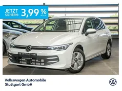 Oryxweiß perlmutteffekt Gebraucht 2024 VW Golf VIII Life Limousine | 25.230 € (Fairer Preis)