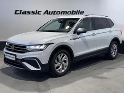 Weiß Gebraucht 2022 VW Tiguan Allspace Life SUV | 29.700 € (Etwas zu teuer)
