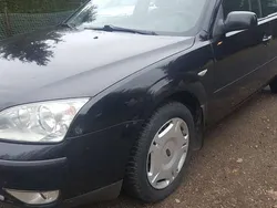 Pantherschwarz metallic Gebraucht 2004 Ford Mondeo Ghia Kleinwagen | 1.500 € (Fairer Preis)