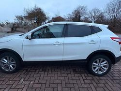Weiß Gebraucht 2015 Nissan Qashqai 360º SUV | 9.399 € (Guter Preis)