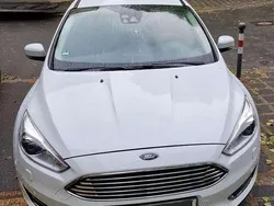 Weiß Gebraucht 2016 Ford Focus Titanium Kleinwagen | 7.200 € (Guter Preis)