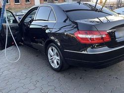 Gebraucht 2009 Mercedes E250 Avantgarde Kombi | 11.000 €