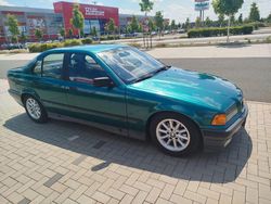 Grün Gebraucht 1992 BMW 316 Limousine | 3.599 €
