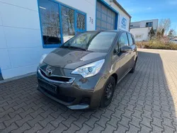 Braun Gebraucht 2014 Toyota Verso-S Life Van / Kleinbus | 9.500 € (Fairer Preis)
