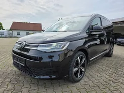 Schwarz Gebraucht 2022 VW Caddy Maxi Style Van / Kleinbus | 37.490 € (Fairer Preis)