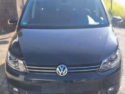 Schwarz Gebraucht 2014 VW Touran Van / Kleinbus | 7.700 € (Fairer Preis)