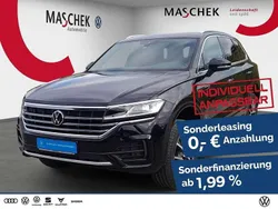 Grenadillschwarz metallic Gebraucht 2023 VW Touareg R-line SUV | 56.440 € (Superpreis)