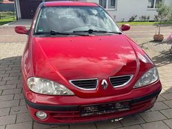 Rot Gebraucht 2001 Renault Mégane Limousine | 1.500 € (Fairer Preis)
