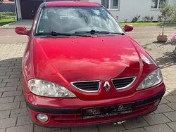 Rot Gebraucht 2001 Renault Mégane Limousine | 1.500 € (Fairer Preis)