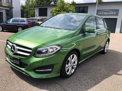 Grün Gebraucht 2017 Mercedes B180 Urban Van / Kleinbus | 13.950 € (Guter Preis)