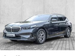 Grau Gebraucht 2024 BMW 520 Sport Line Kombi | 48.480 € (Fairer Preis)