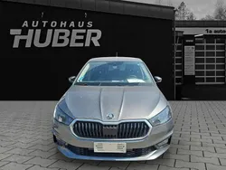 Grau Gebraucht 2024 Skoda Fabia Selection Limousine | 16.999 € (Guter Preis)