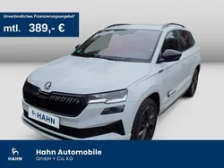 Moonweiss metallic Gebraucht 2024 Skoda Karoq SportLine SUV | 34.930 € (Etwas zu teuer)