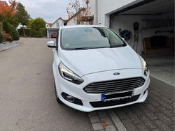 Weiß Gebraucht 2017 Ford S-MAX Titanium Van / Kleinbus | 12.250 € (Superpreis)