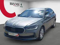 Graphite grau metallic Gebraucht 2024 Skoda Superb Selection Kombi | 34.840 € (Guter Preis)
