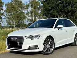 Weiß Gebraucht 2020 Audi A3 Sportback e-tron Sport Limousine | 21.100 € (Guter Preis)