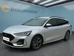 Silber Gebraucht 2023 Ford Focus ST-Line Kombi | 23.599 € (Fairer Preis)