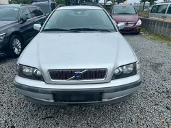 Grau Gebraucht 2000 Volvo V40 Kombi | 450 € (Superpreis)