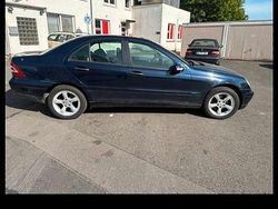 Blau Gebraucht 2001 Mercedes C180 Classic Limousine | 2.700 € (Fairer Preis)