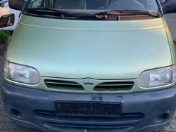 Grün Gebraucht 1998 Nissan Serena Van / Kleinbus | 800 €