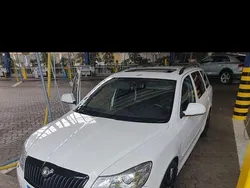 Weiß Gebraucht 2013 Skoda Octavia RS Kombi | 6.400 € (Guter Preis)