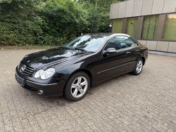 Schwarz Gebraucht 2004 Mercedes CLK240 Avantgarde Coupé | 4.499 € (Teuer)