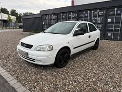 Weiß Gebraucht 2003 Opel Astra Coupé | 2.490 € (Teuer)