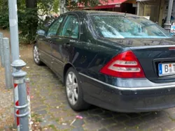 Blau Gebraucht 2005 Mercedes C320 Limousine | 1.400 €