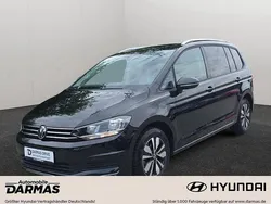 Weiß Gebraucht 2024 VW Touran Goal Van / Kleinbus | 36.990 € (Etwas zu teuer)