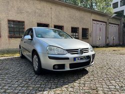 Silber Gebraucht 2004 VW Golf V Comfortline Limousine | 2.050 € (Superpreis)
