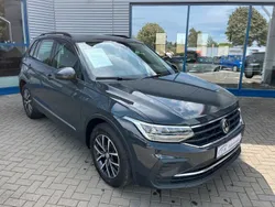 Grau Gebraucht 2022 VW Tiguan Life SUV | 26.950 € (Fairer Preis)