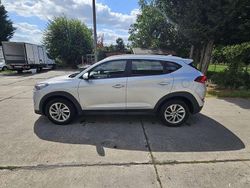 Silber Gebraucht 2016 Hyundai Tucson Trend SUV | 14.700 € (Fairer Preis)