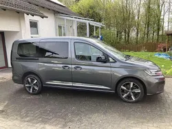 Grau Gebraucht 2022 VW Caddy Maxi Style Van / Kleinbus | 36.500 € (Fairer Preis)