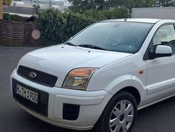 Weiß Gebraucht 2012 Ford Fusion Ambiente Limousine | 4.500 € (Teuer)