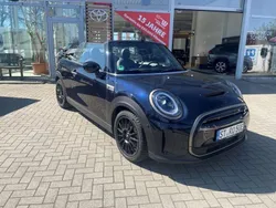 Schwarz Gebraucht 2023 Mini Cooper SE Cabriolet Cabrio | 39.950 €