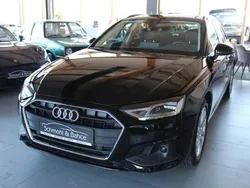 Brillantschwarz Gebraucht 2023 Audi A4 Basis Kombi | 28.990 € (Guter Preis)