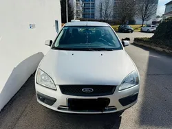 Grau Gebraucht 2006 Ford Focus Kombi | 2.000 € (Fairer Preis)
