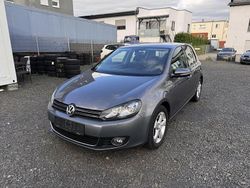 Grau Gebraucht 2010 VW Golf VI Highline Limousine | 6.900 € (Etwas zu teuer)