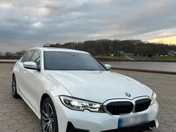 Weiß Gebraucht 2020 BMW 330 Sport Line Limousine | 28.500 € (Guter Preis)