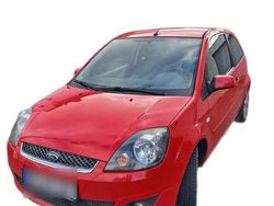 Rot Gebraucht 2007 Ford Fiesta Kleinwagen | 1.450 €