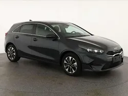 Experience grün metallic Neu 2025 Kia Ceed Limousine | 24.045 € (Guter Preis)