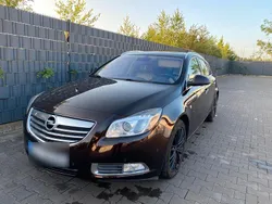 Braun Gebraucht 2010 Opel Insignia Kombi | 4.999 € (Teuer)