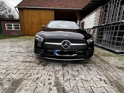 Schwarz Gebraucht 2019 Mercedes A180 AMG line Limousine | 16.500 € (Superpreis)