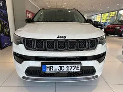 Alpine white/dach schwarz Gebraucht 2022 Jeep Compass SUV | 29.990 € (Etwas zu teuer)