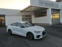 Gletscherweiß Gebraucht 2024 Audi A3 S-Line Limousine | 35.900 € (Teuer)