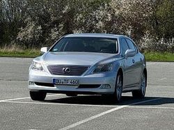 Silber Gebraucht 2007 Lexus LS460 Limousine | 18.000 €